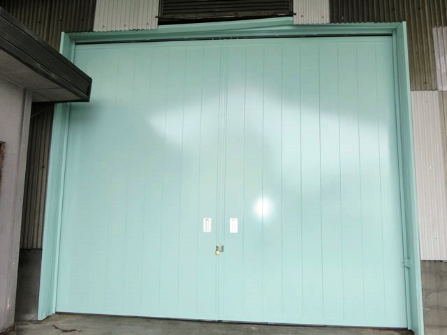 倉庫のハンガードア取替工事　名古屋市港区